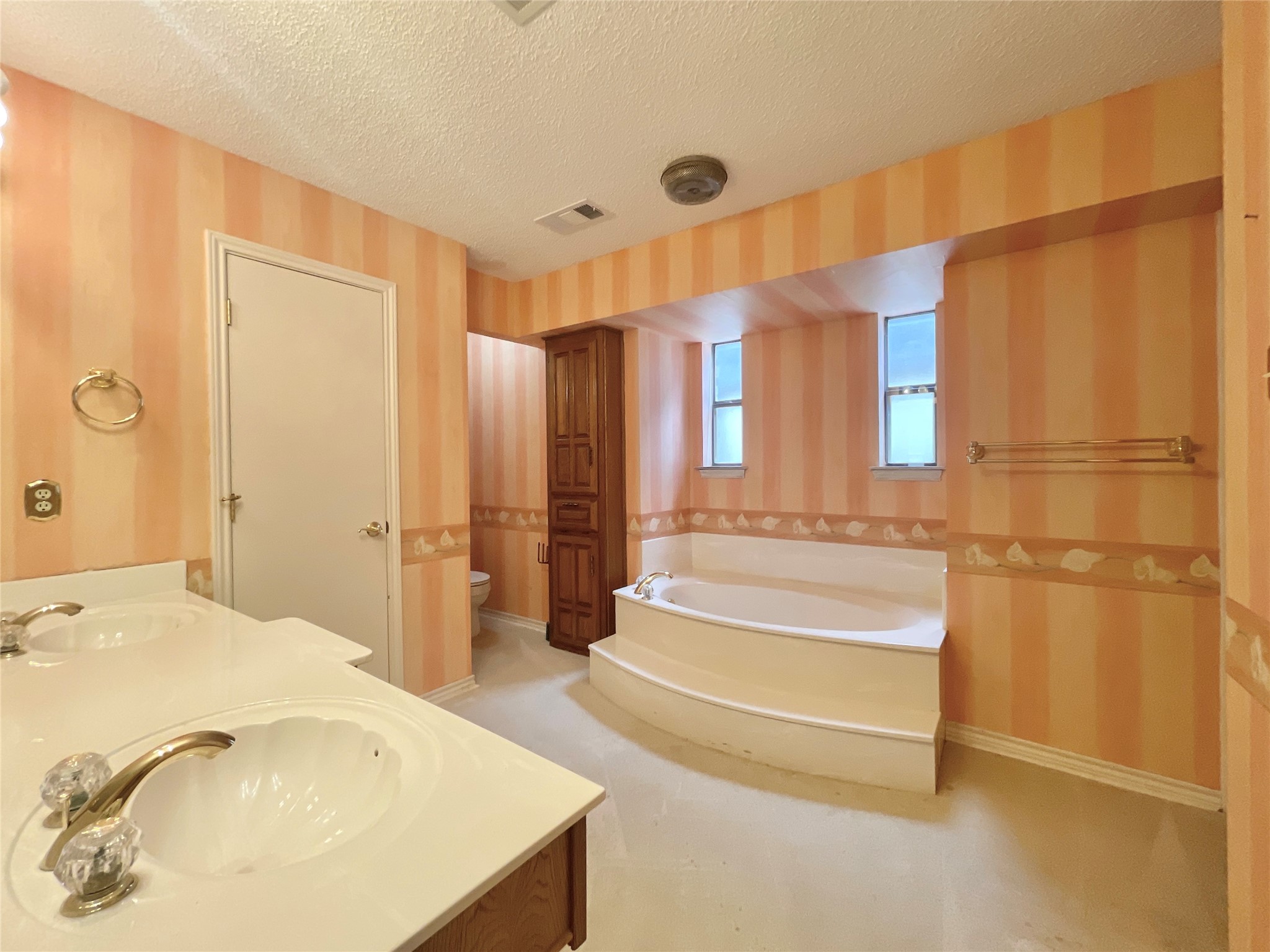 9931 Chimney Hill Lane Dallas TX 75243