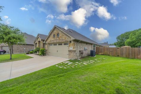 408 Valley Brook Court Waxahachie TX 75165