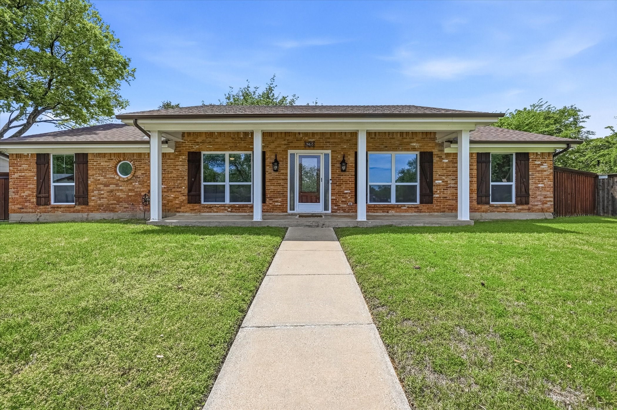 628 Robindale Court Bedford TX 76022