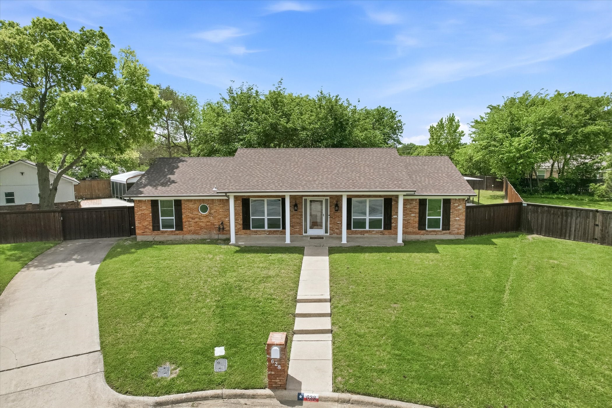 628 Robindale Court Bedford TX 76022