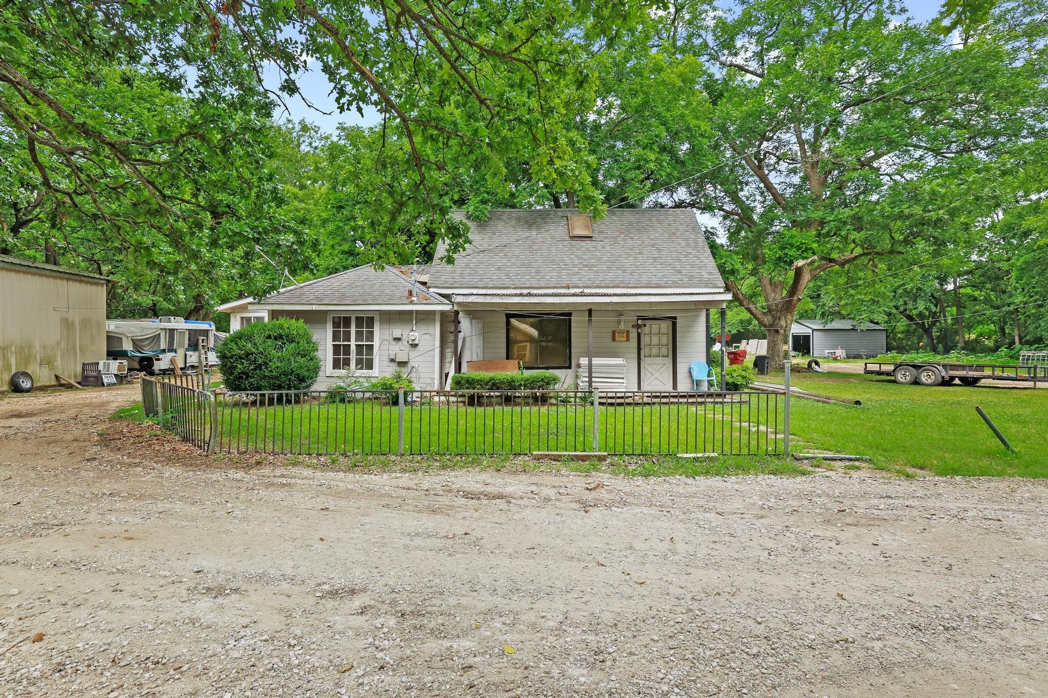 101 Smith Street Bonham TX 75418