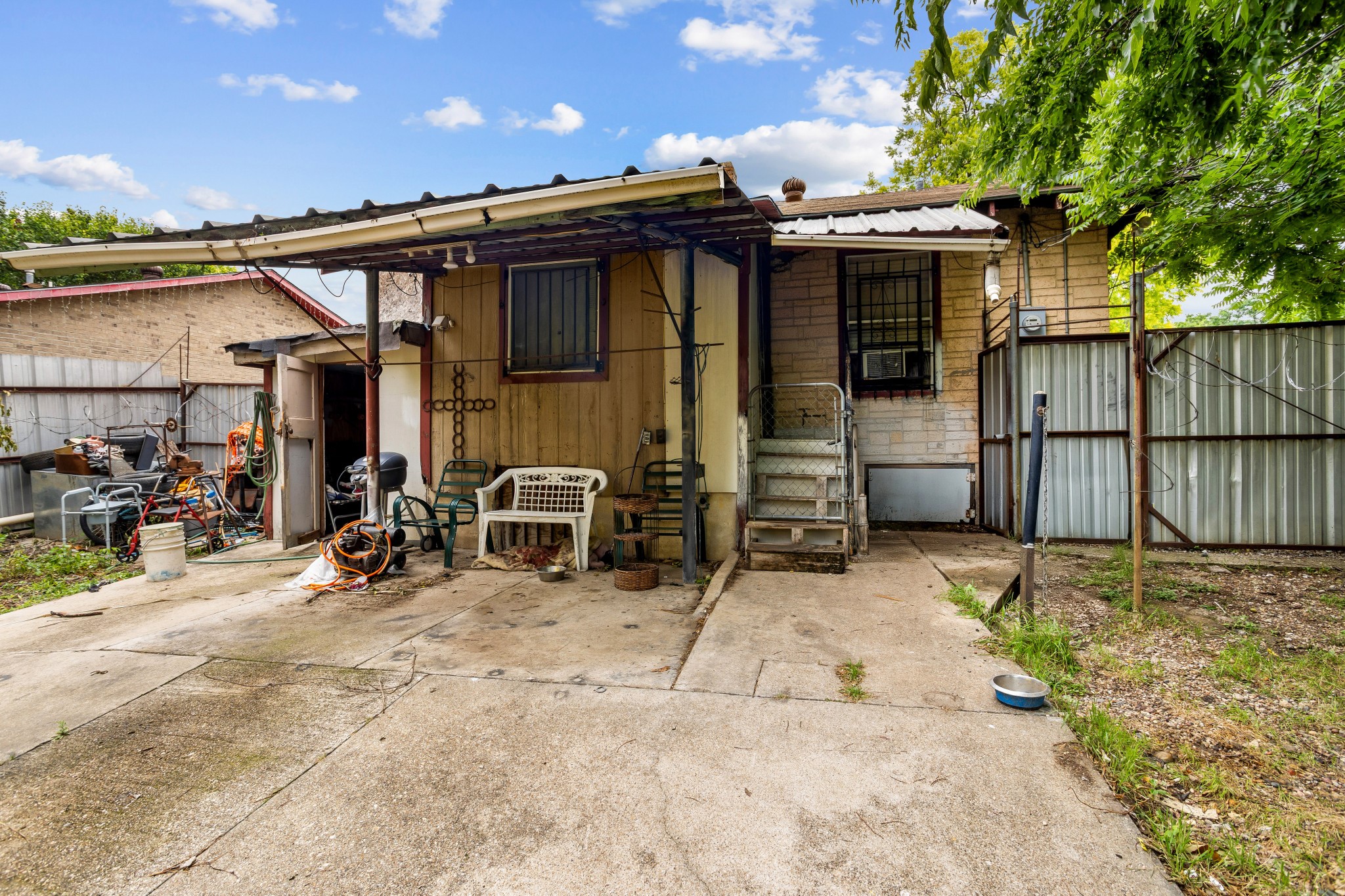 2431 Britton Drive Dallas TX 75216
