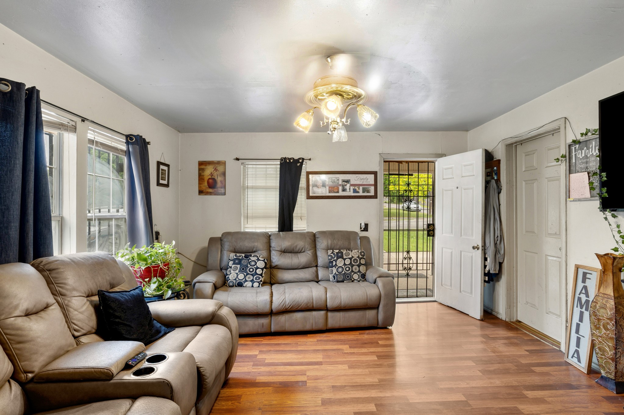 2431 Britton Drive Dallas TX 75216