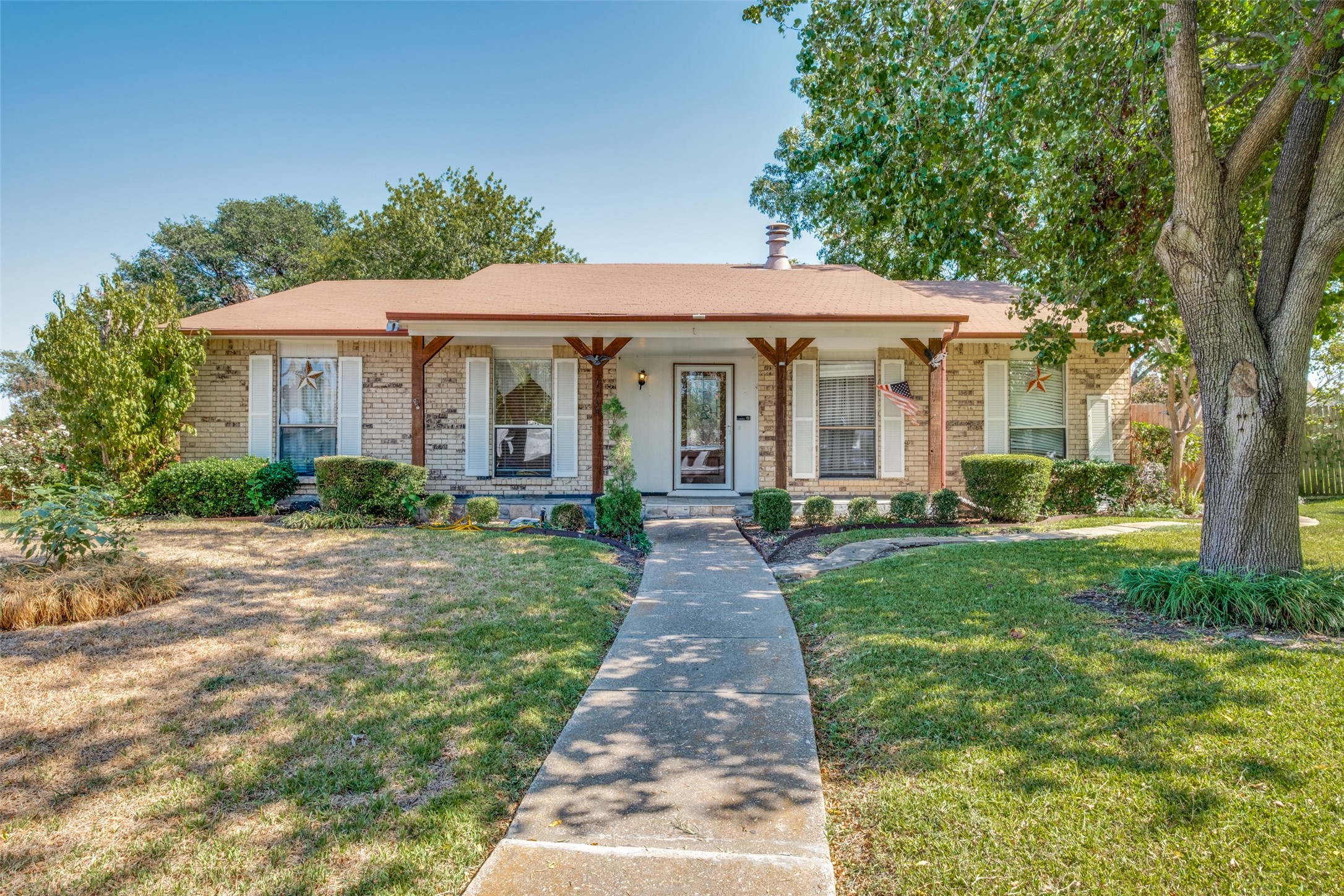 1114 Meandering Way Mesquite TX 75150