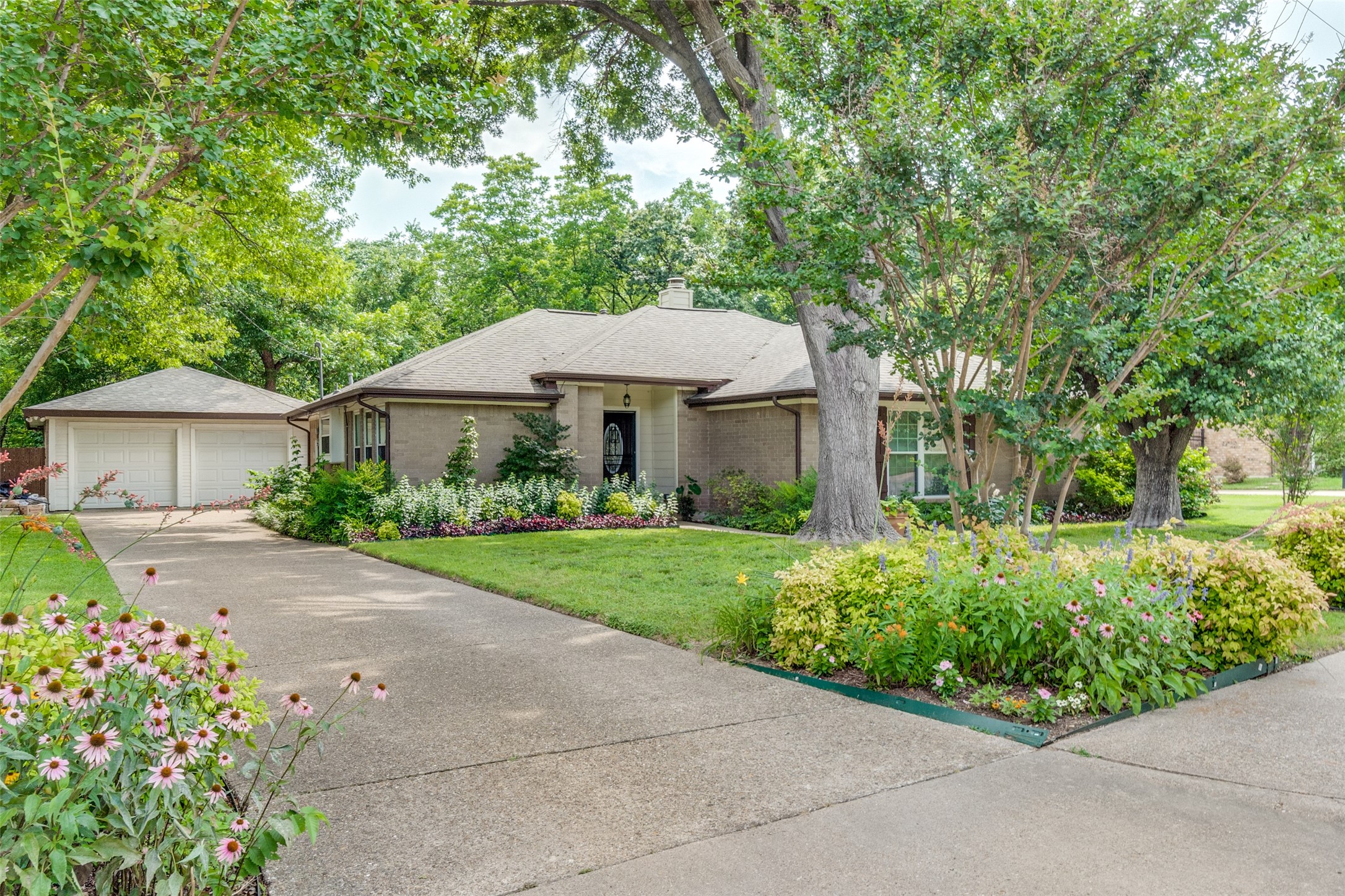 4712 Hollow Ridge Road Dallas TX 75227