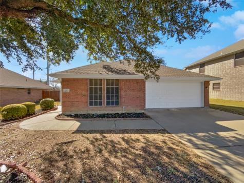 805 Heberle Drive Burleson TX 76028