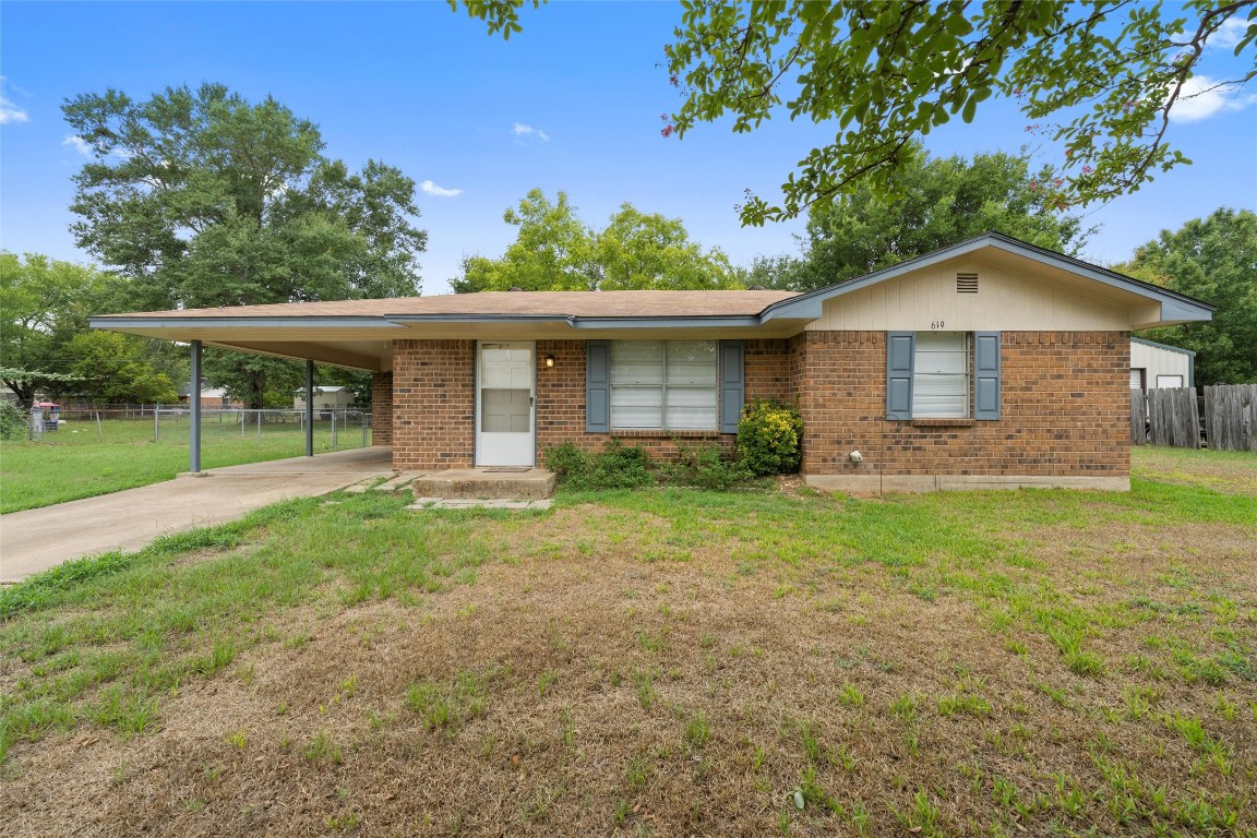 619 Dejay Street Fairfield TX 75840