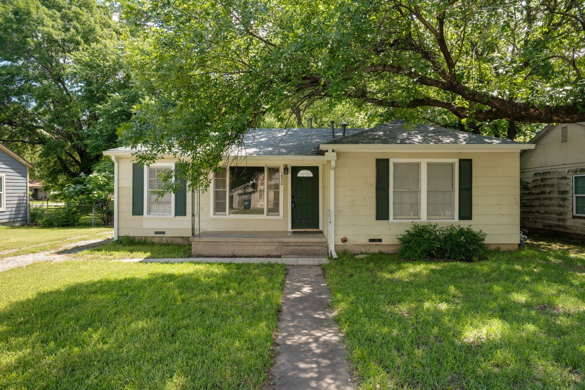 1820 Mill Street Gainesville TX 76240