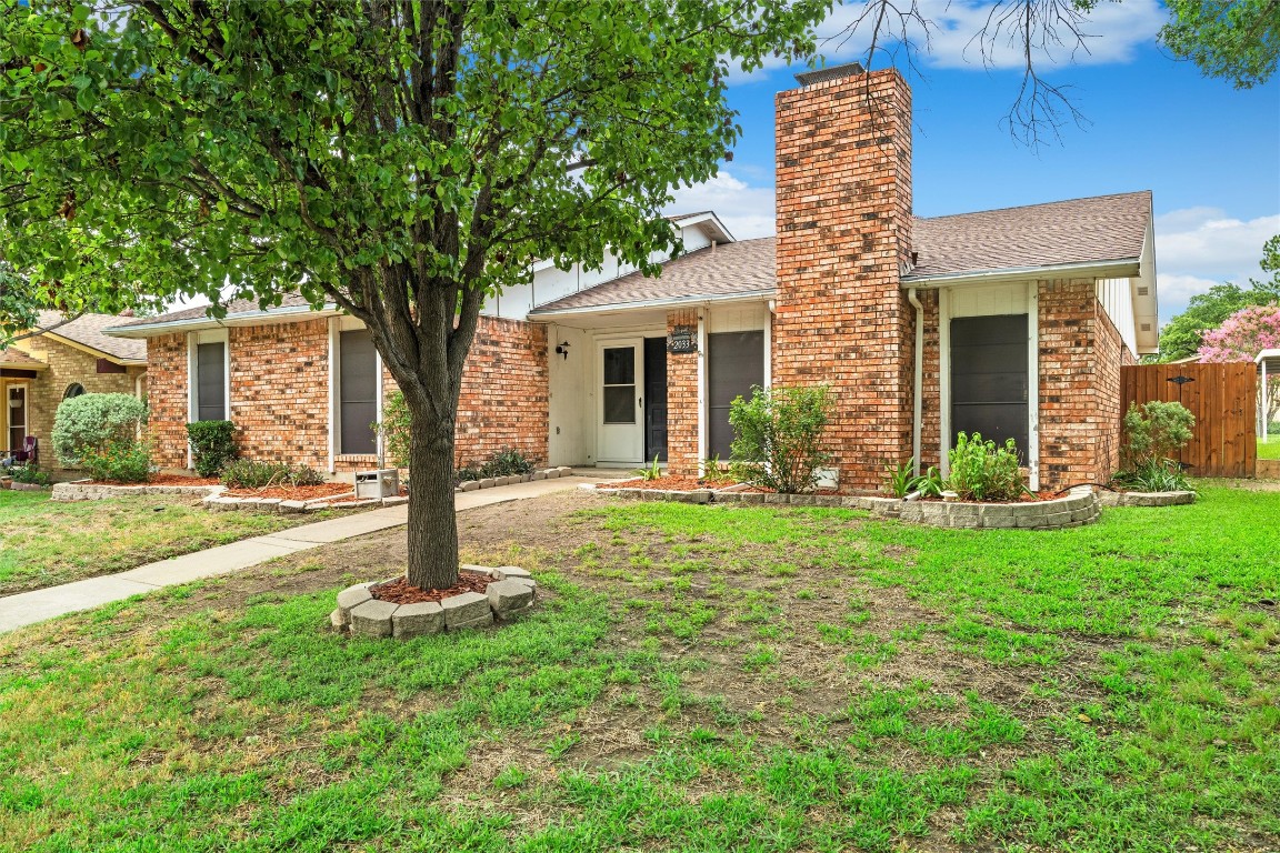 2033 Christie Lane Carrollton TX 75007