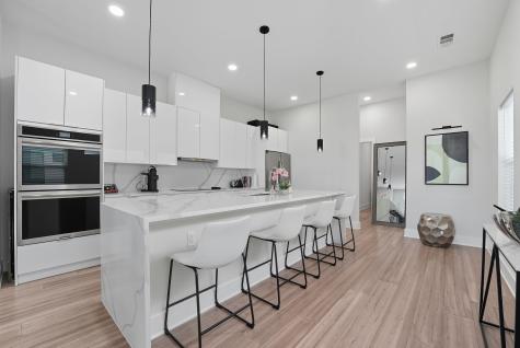 2425 Crossman Avenue Dallas TX 75212