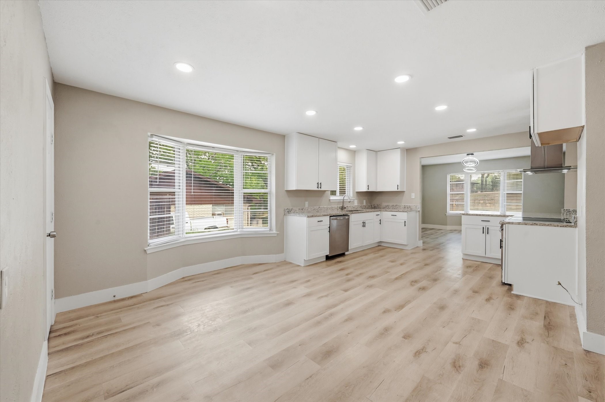 1200 Woodridge Circle Euless TX 76040
