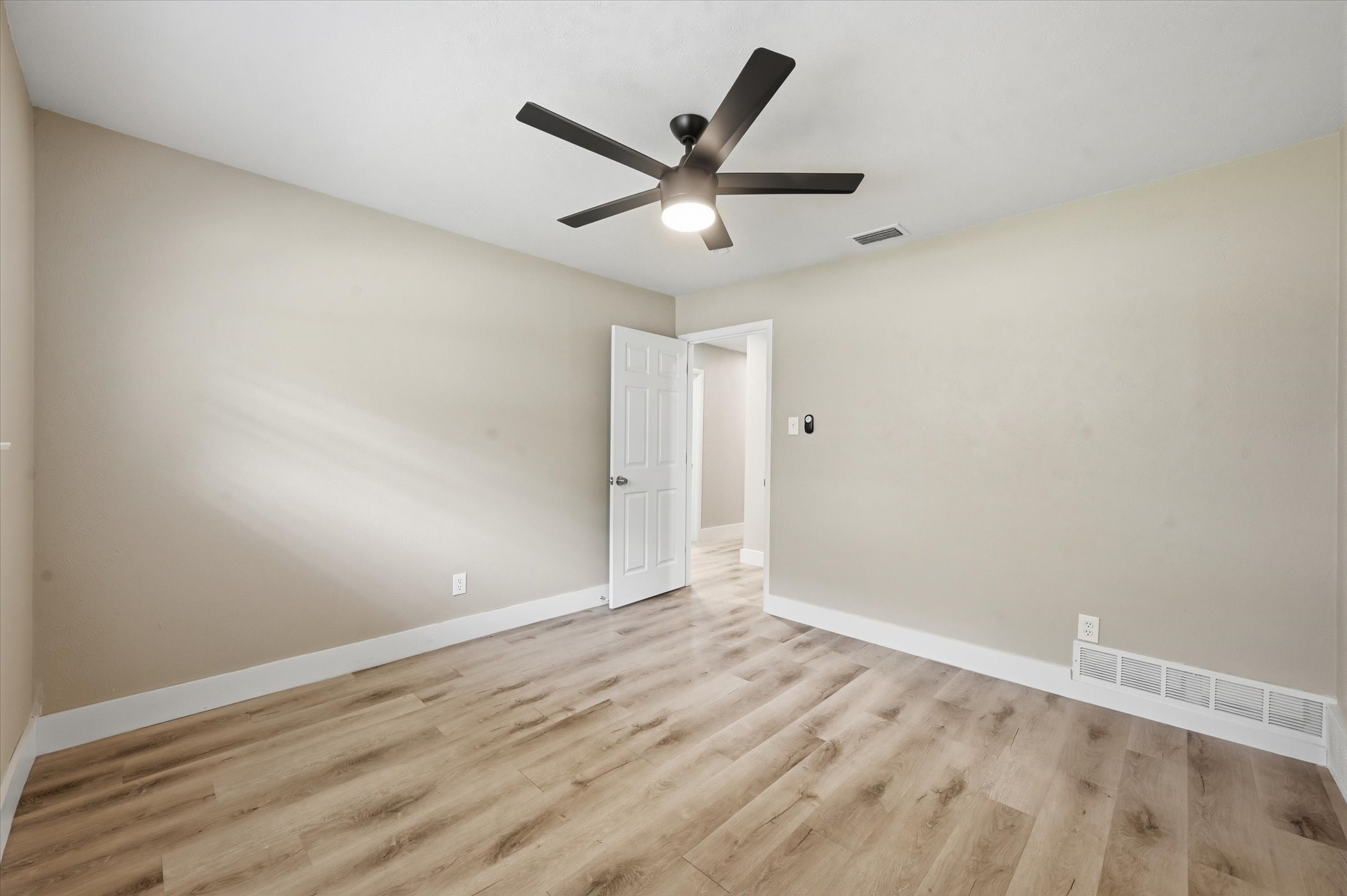 1200 Woodridge Circle Euless TX 76040