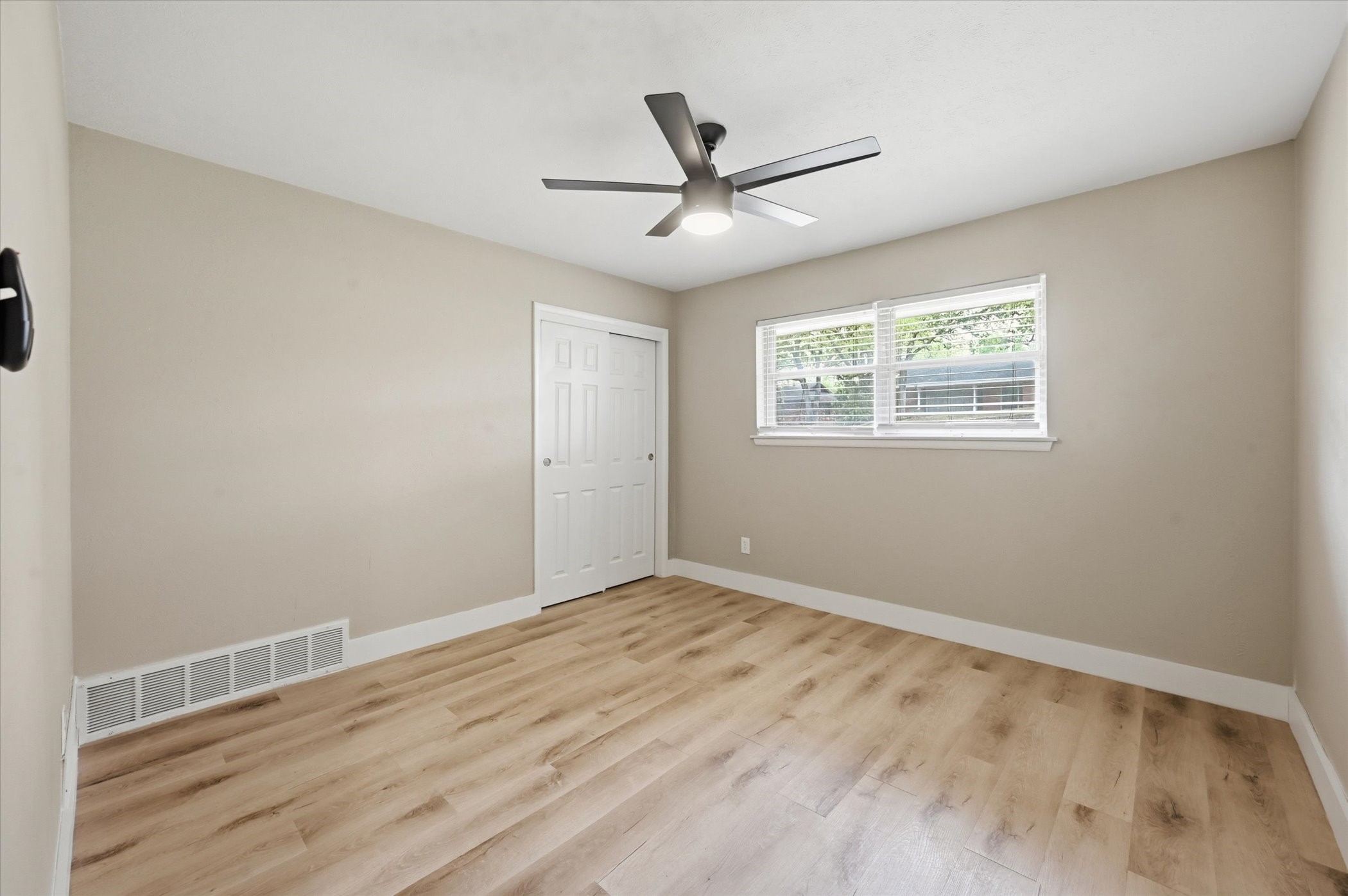 1200 Woodridge Circle Euless TX 76040