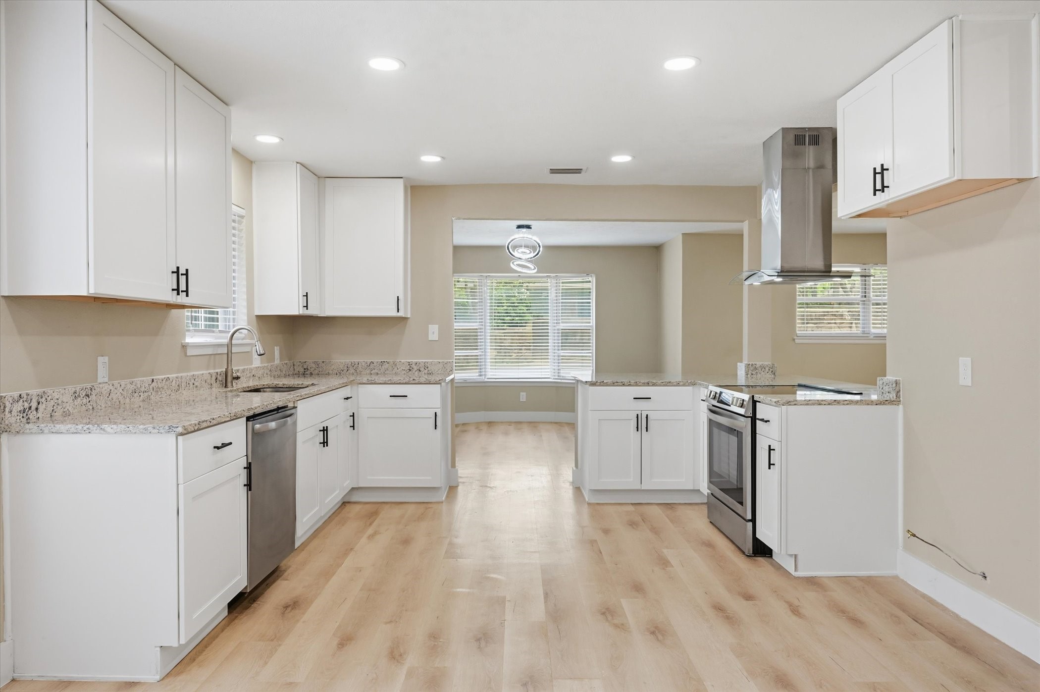 1200 Woodridge Circle Euless TX 76040