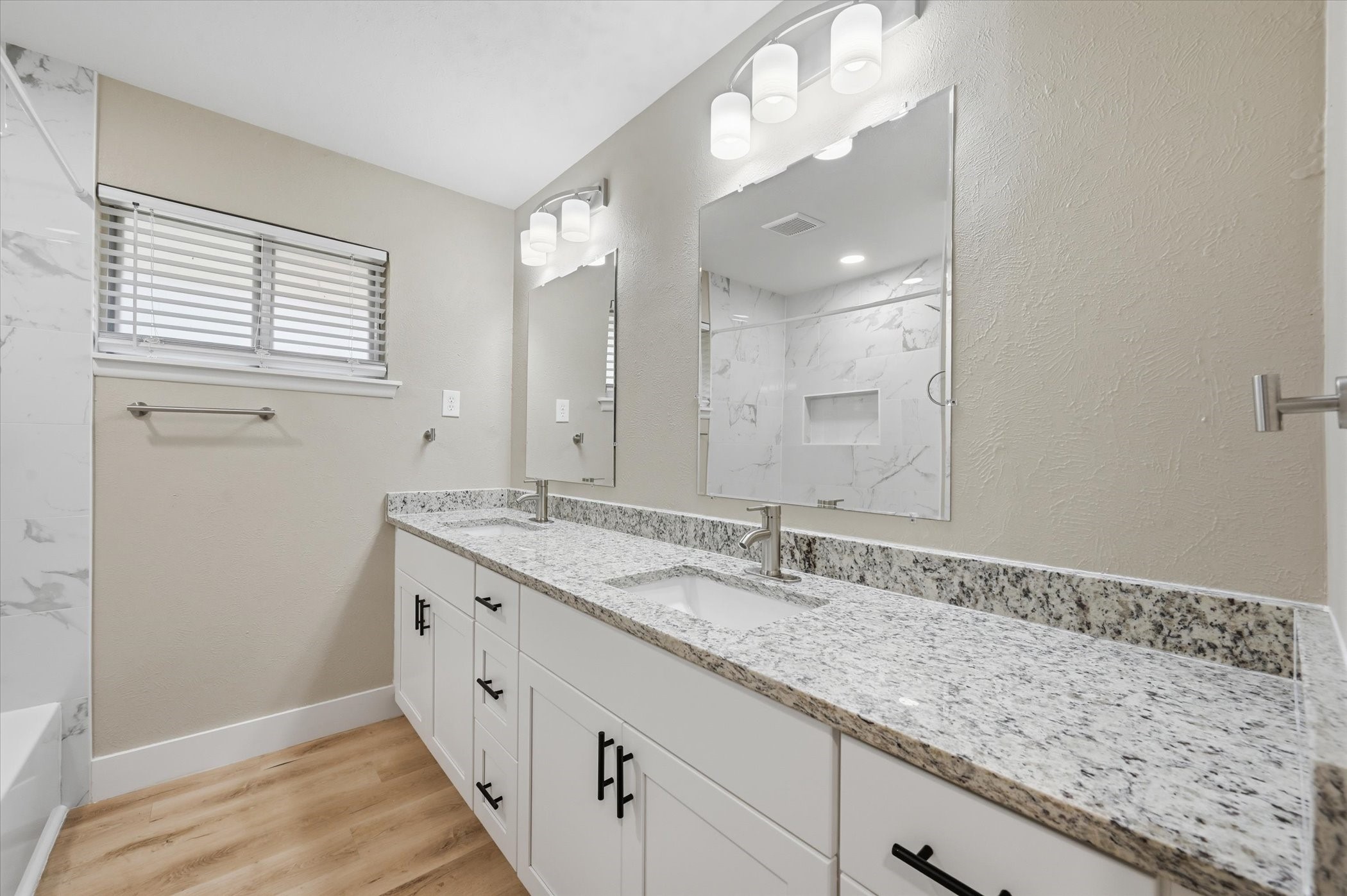 1200 Woodridge Circle Euless TX 76040