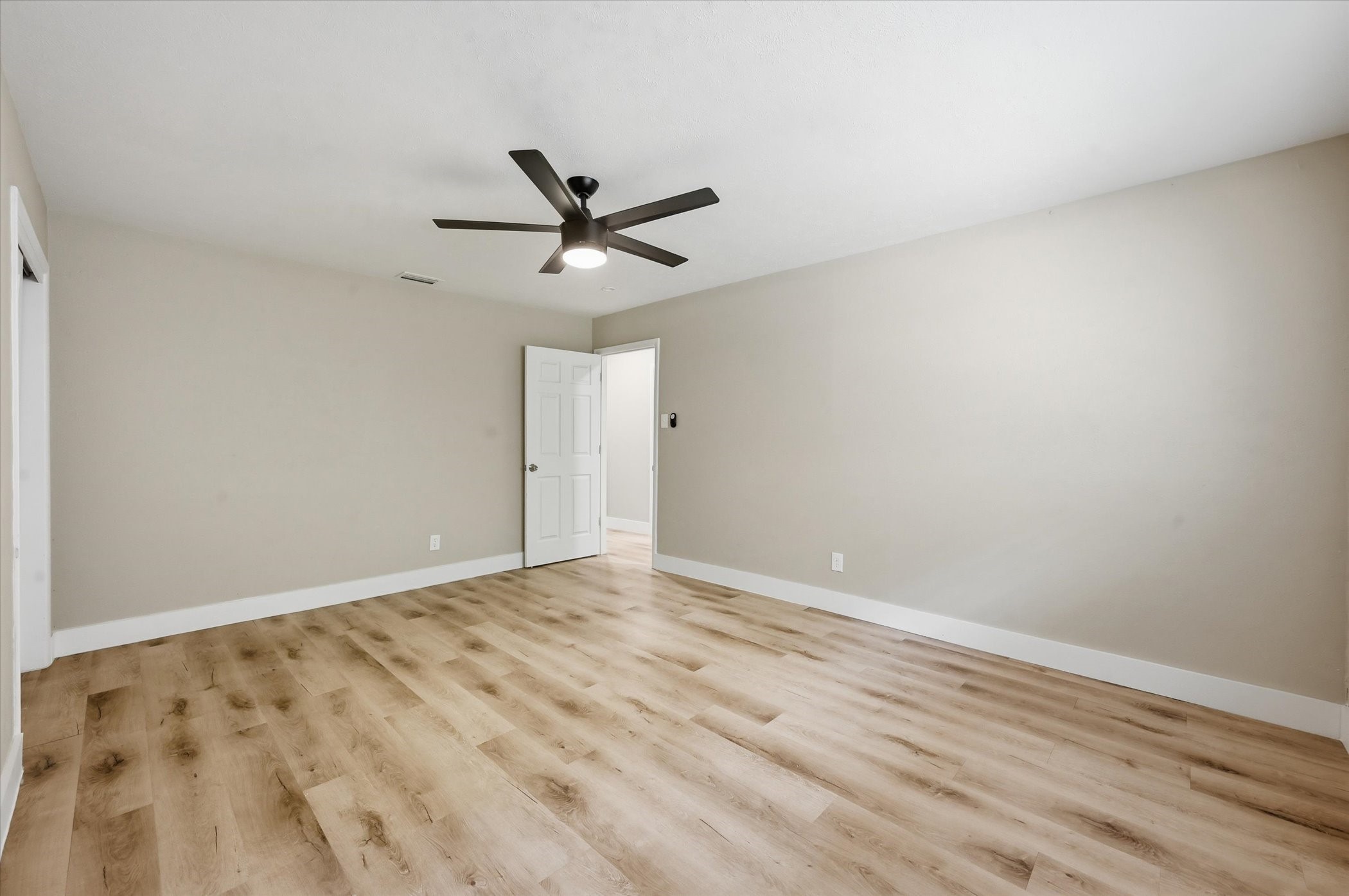 1200 Woodridge Circle Euless TX 76040