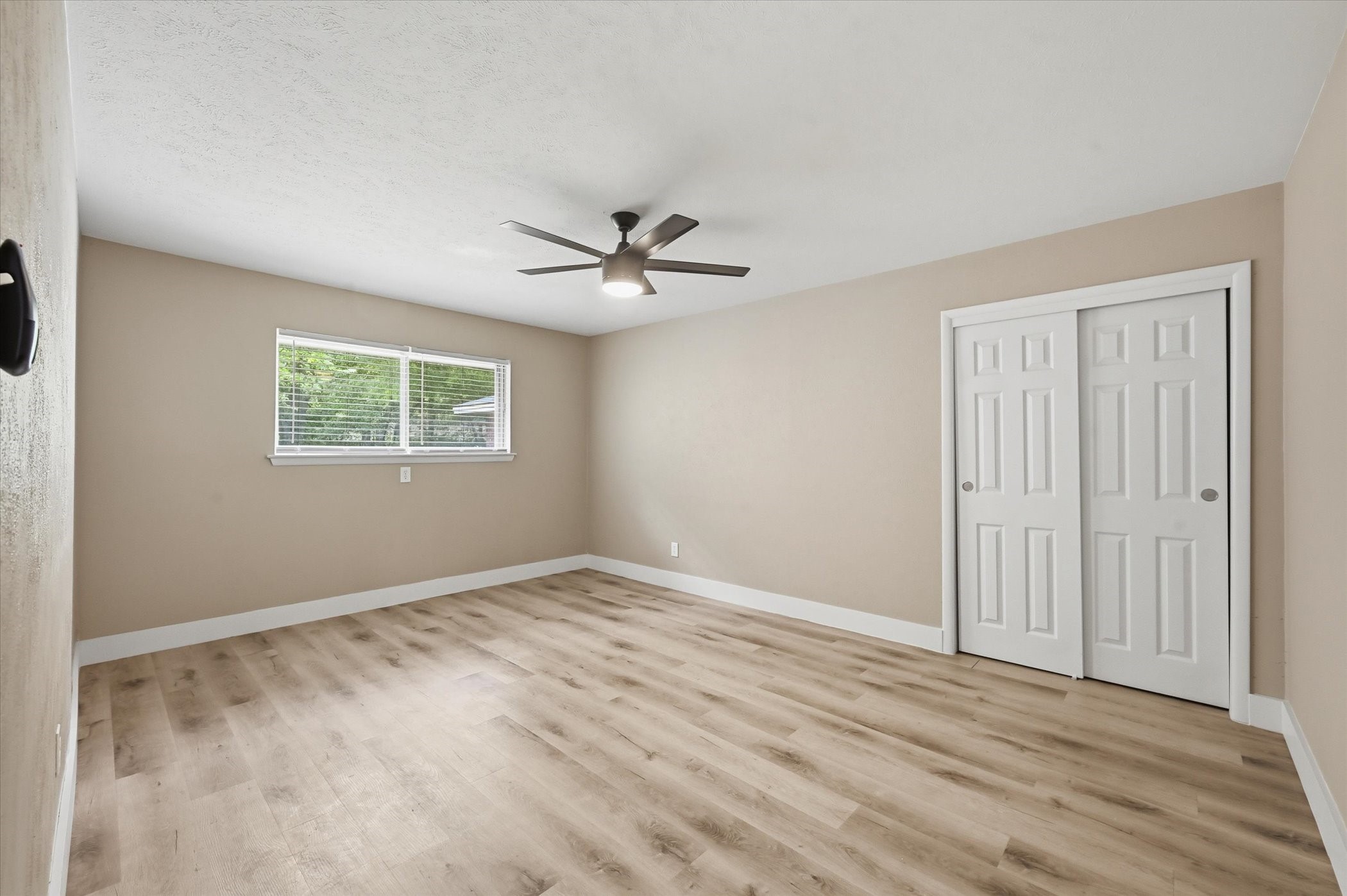 1200 Woodridge Circle Euless TX 76040