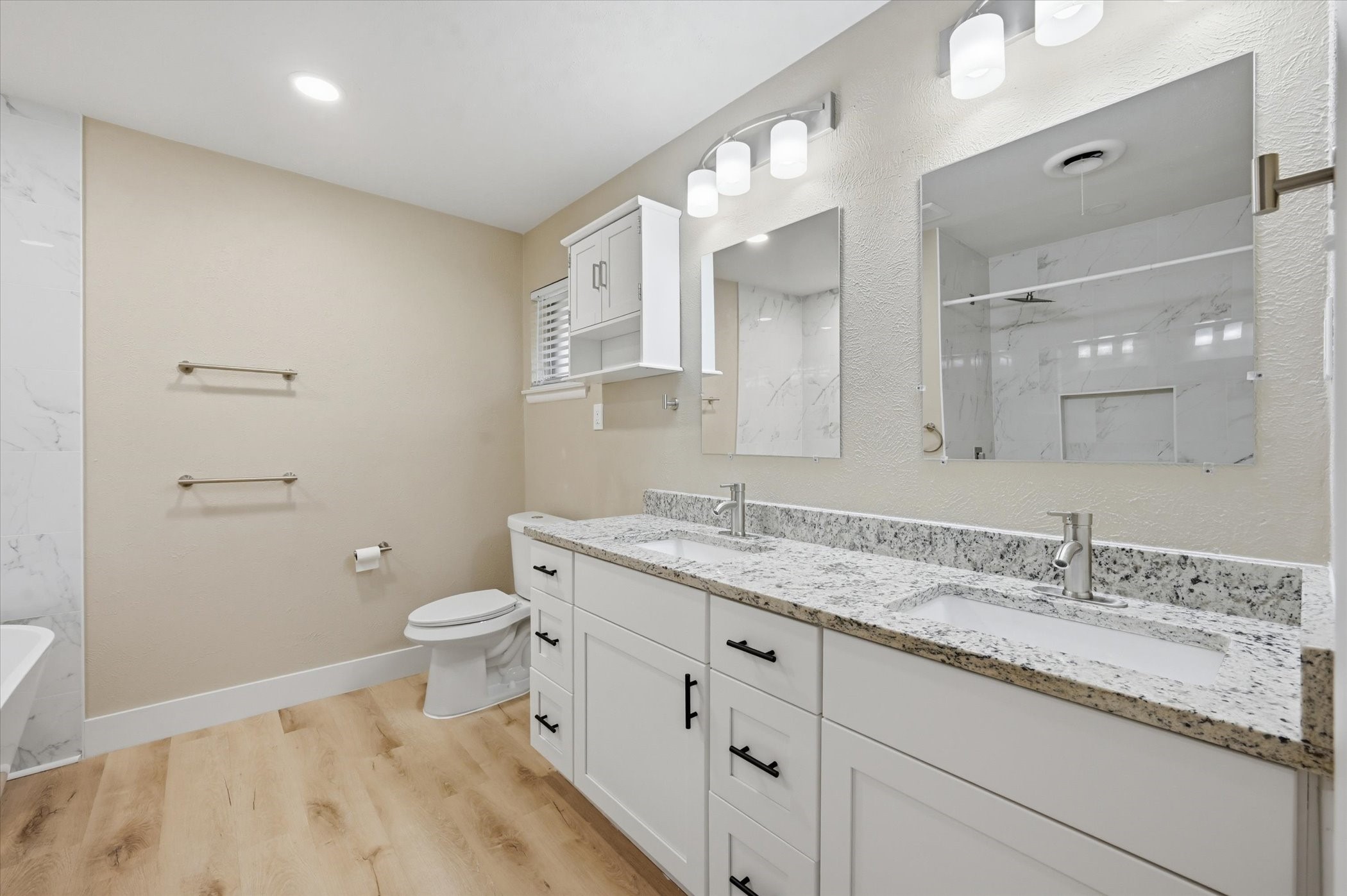 1200 Woodridge Circle Euless TX 76040