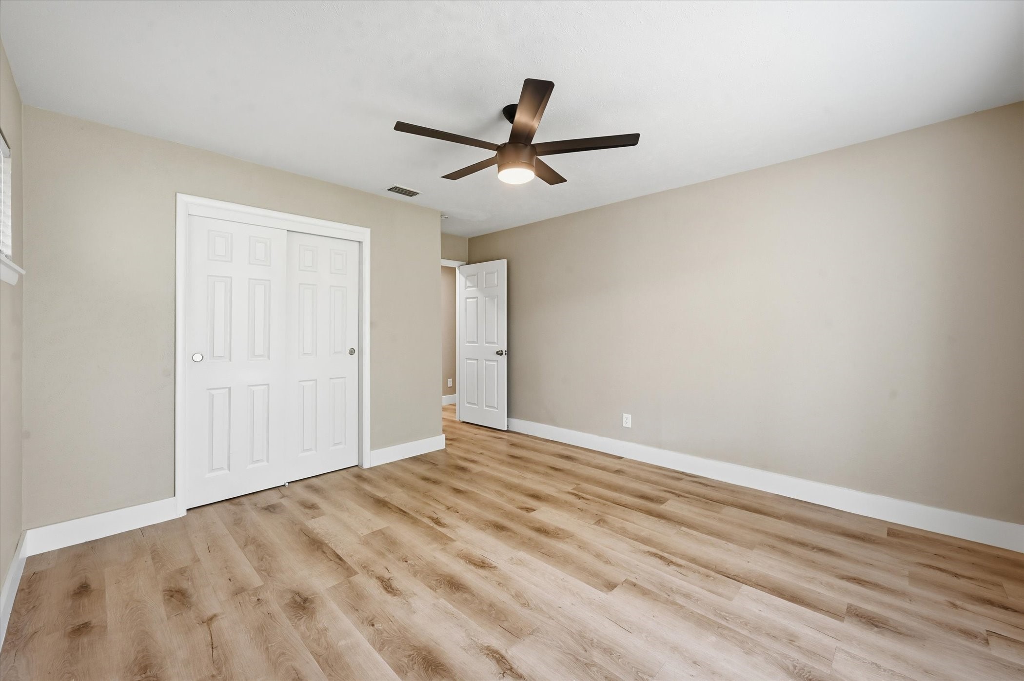 1200 Woodridge Circle Euless TX 76040
