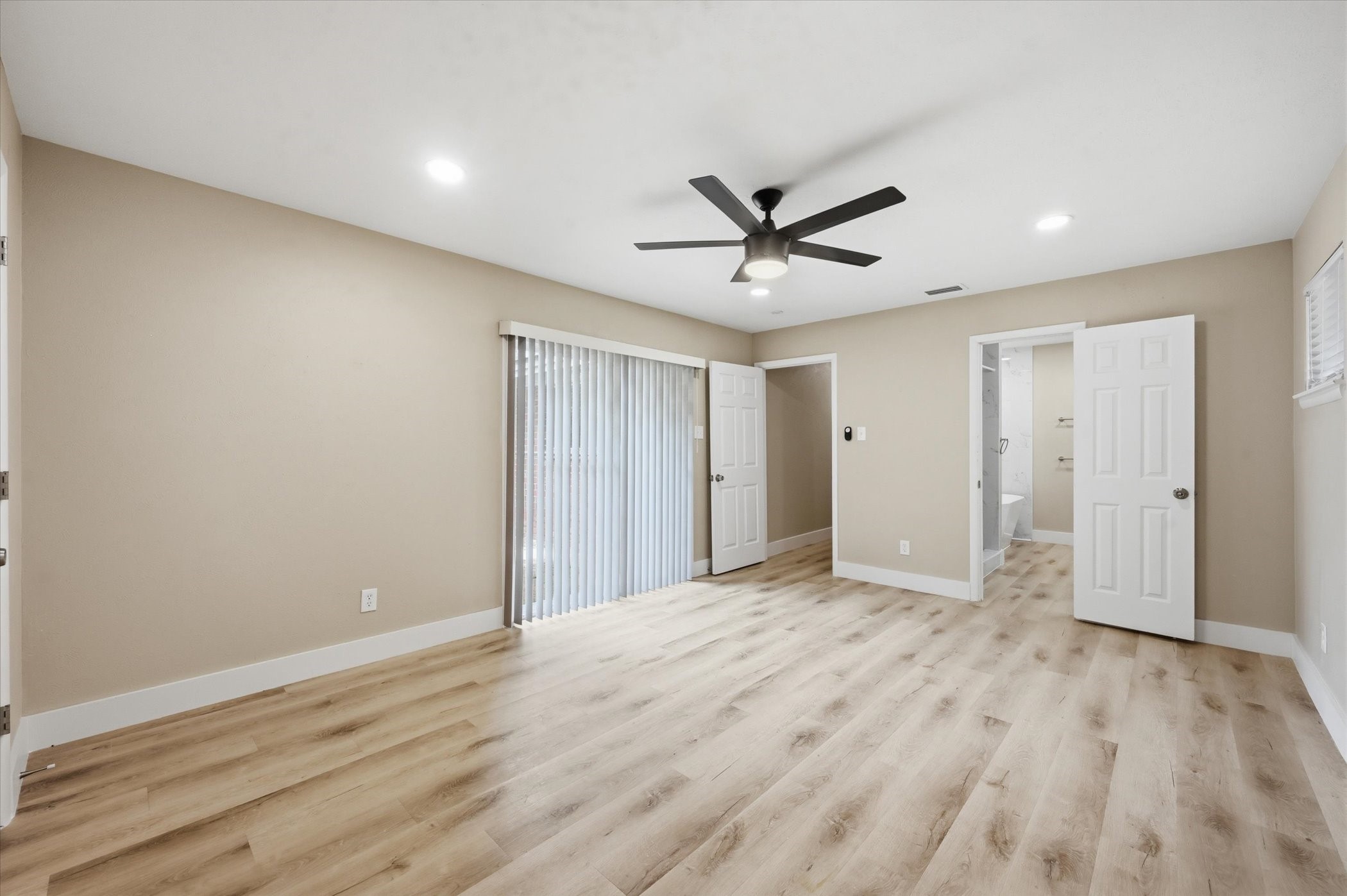 1200 Woodridge Circle Euless TX 76040