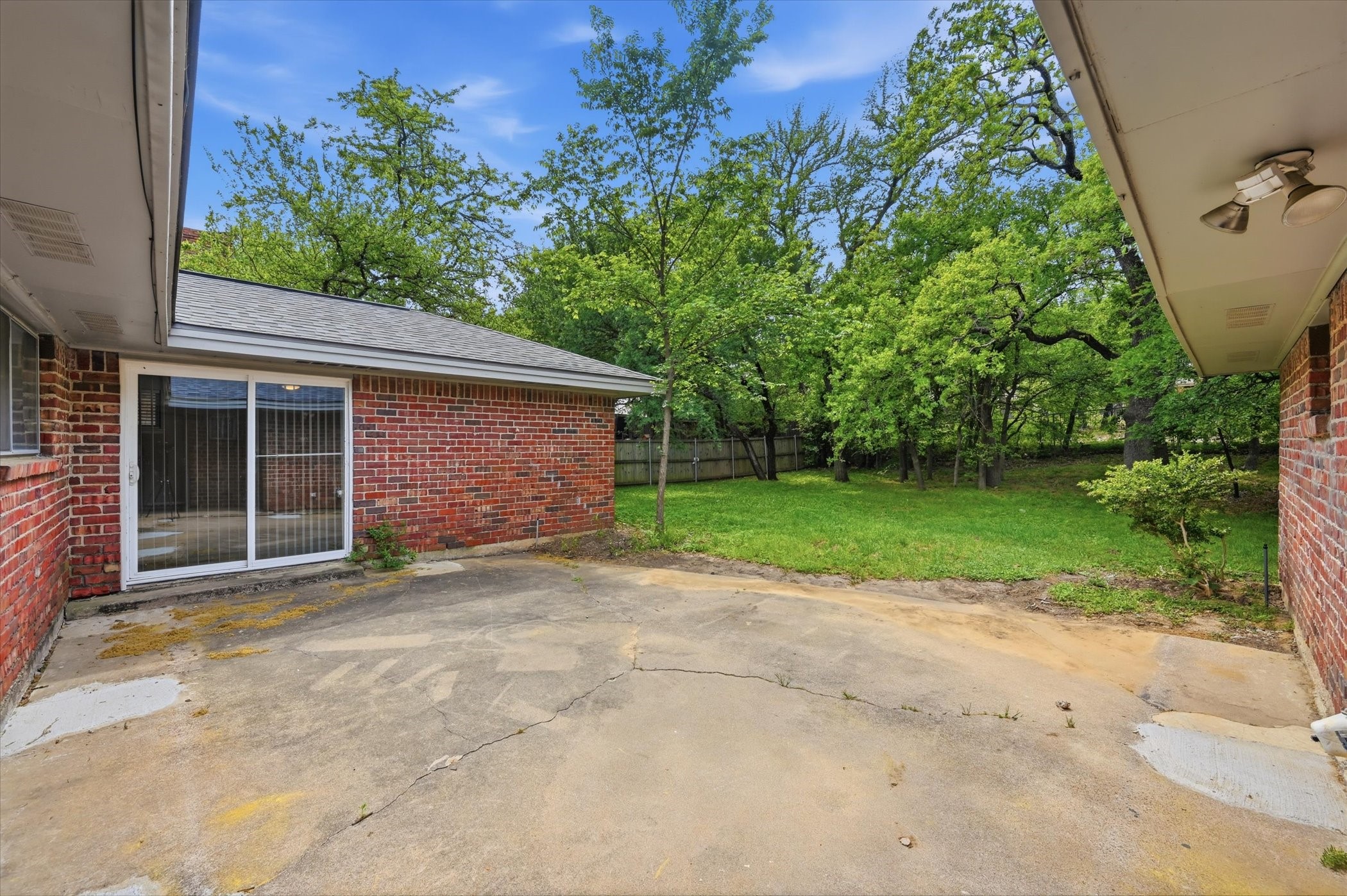 1200 Woodridge Circle Euless TX 76040