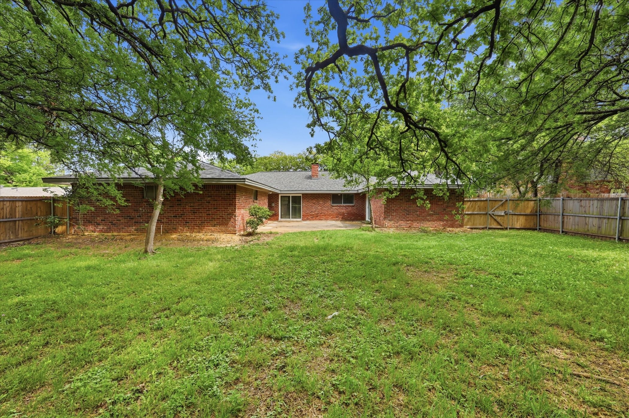 1200 Woodridge Circle Euless TX 76040