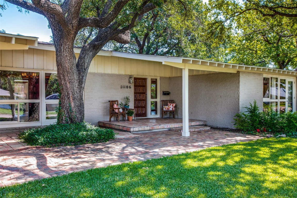 11106 Snow White Drive Dallas TX 75229