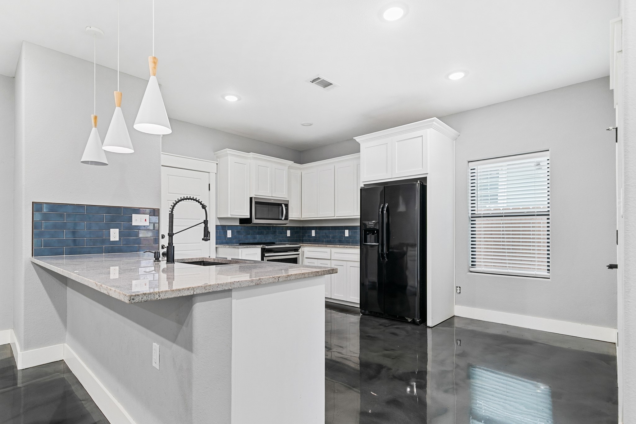 1029 W Hull Street Denison TX 75020