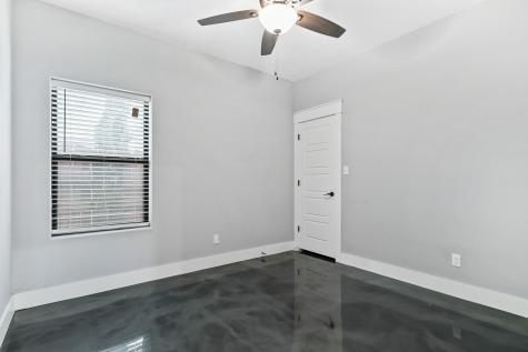 1029 W Hull Street Denison TX 75020