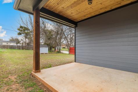 1029 W Hull Street Denison TX 75020