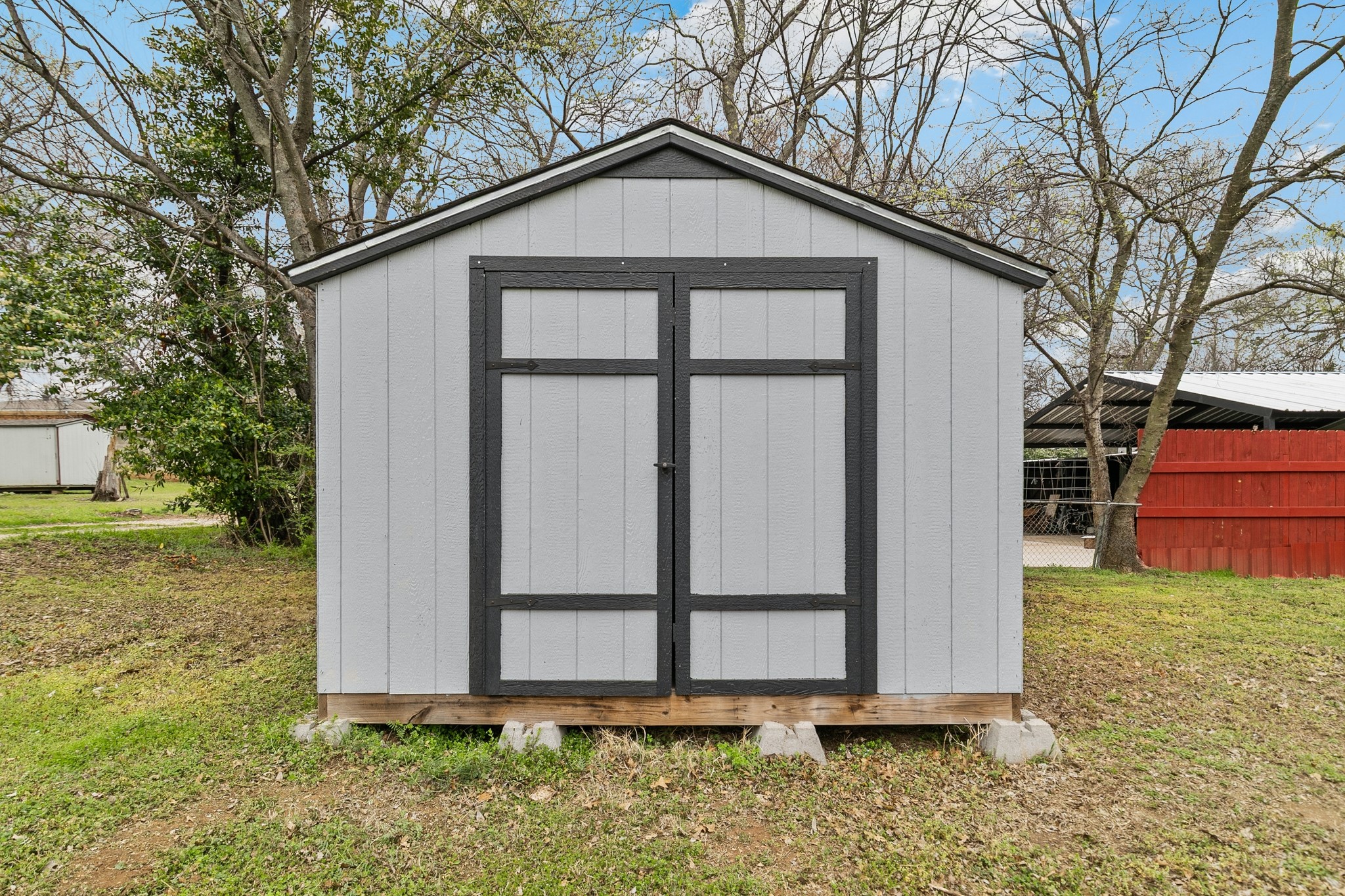 1029 W Hull Street Denison TX 75020