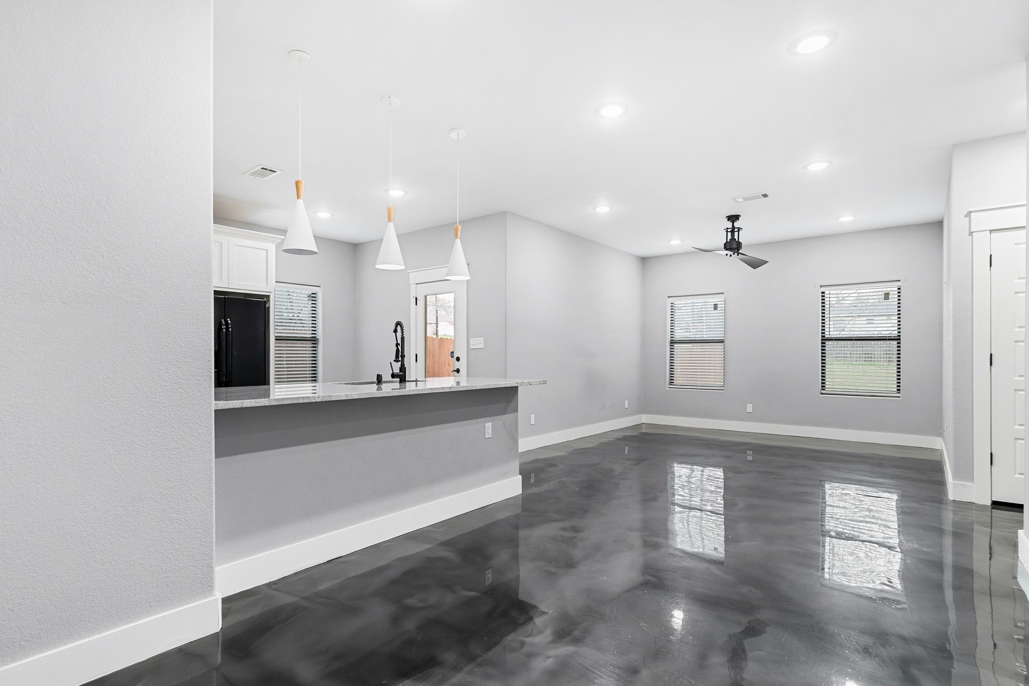 1029 W Hull Street Denison TX 75020