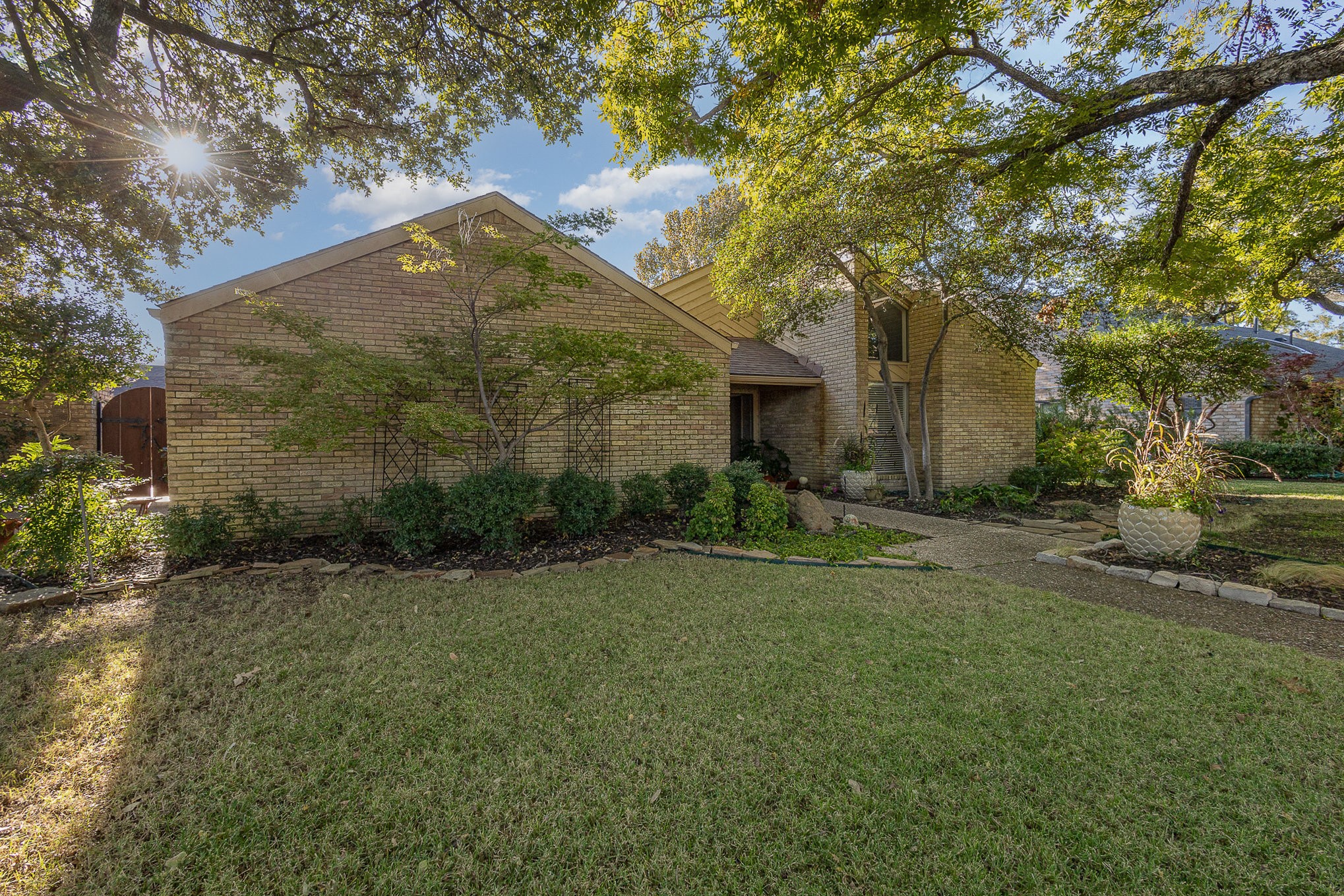 2802 Leisure Lane Carrollton TX 75006