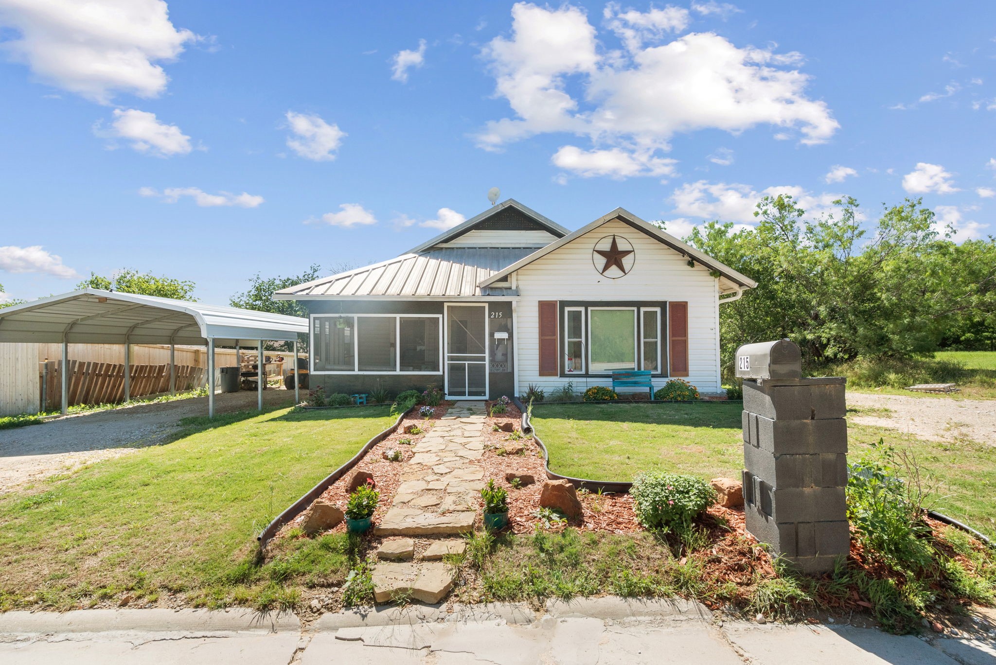 215 NE 9th Avenue Mineral Wells TX 76067