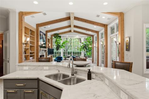 6230 Woodland Drive Dallas TX 75225