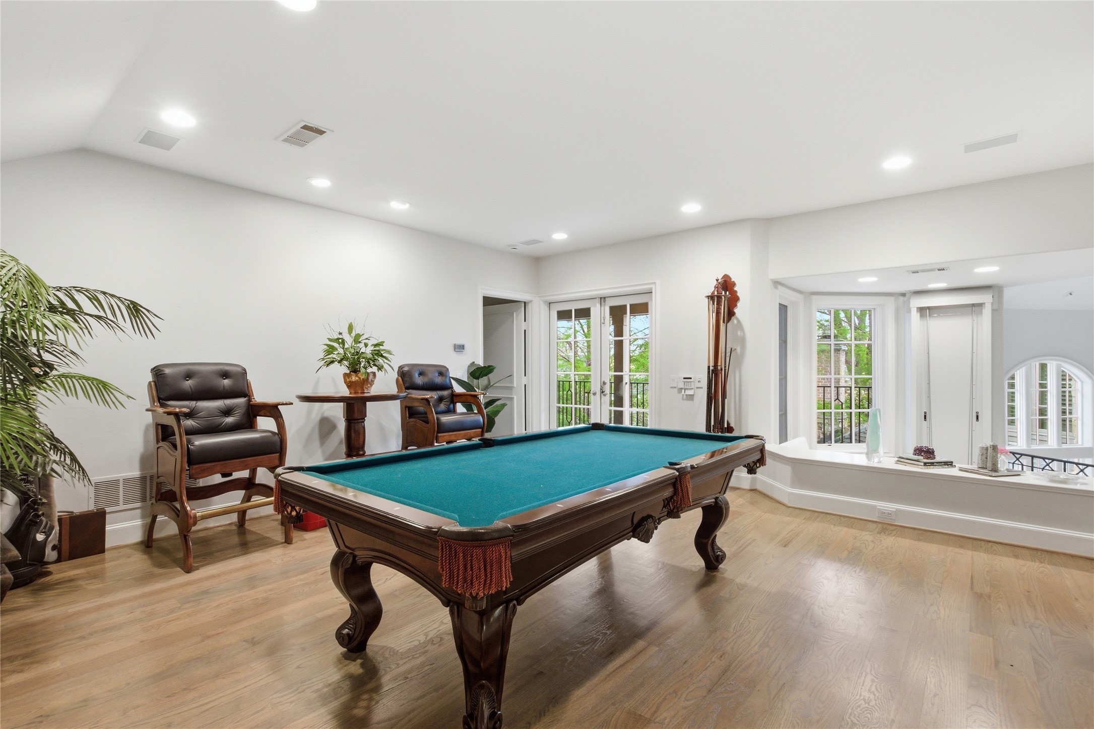 6230 Woodland Drive Dallas TX 75225
