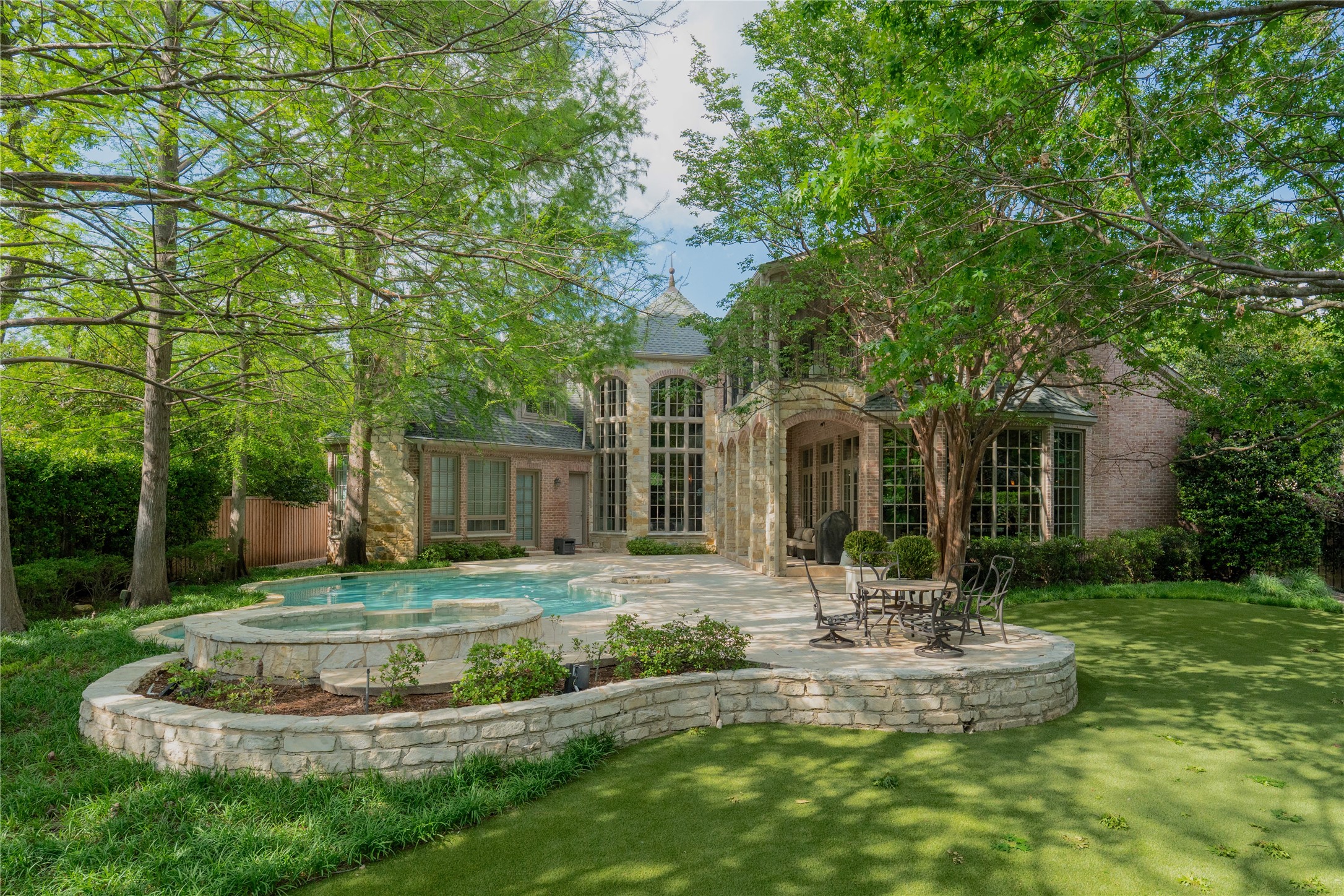 6230 Woodland Drive Dallas TX 75225