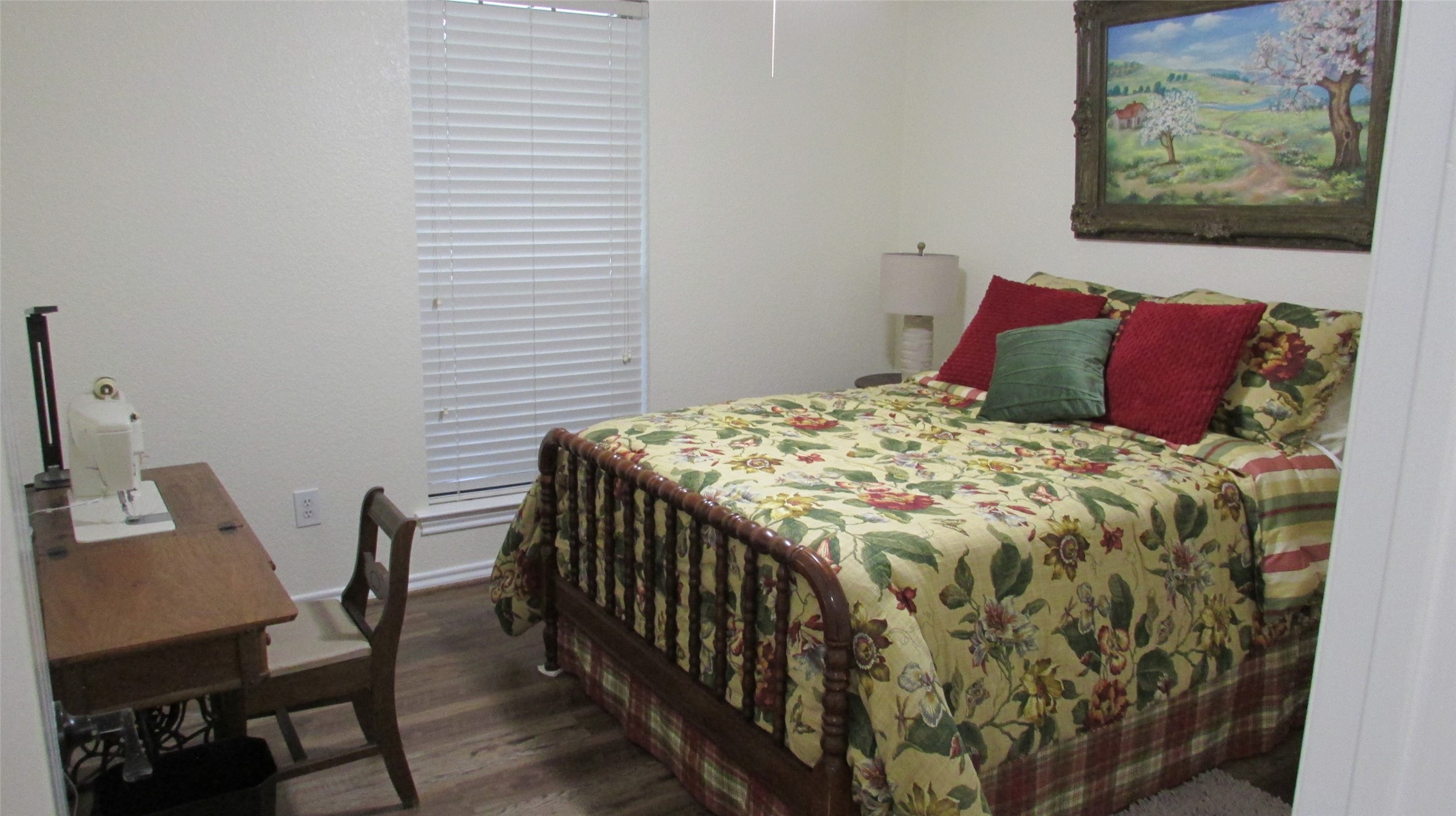 901 Lakeway Drive Ennis TX 75119
