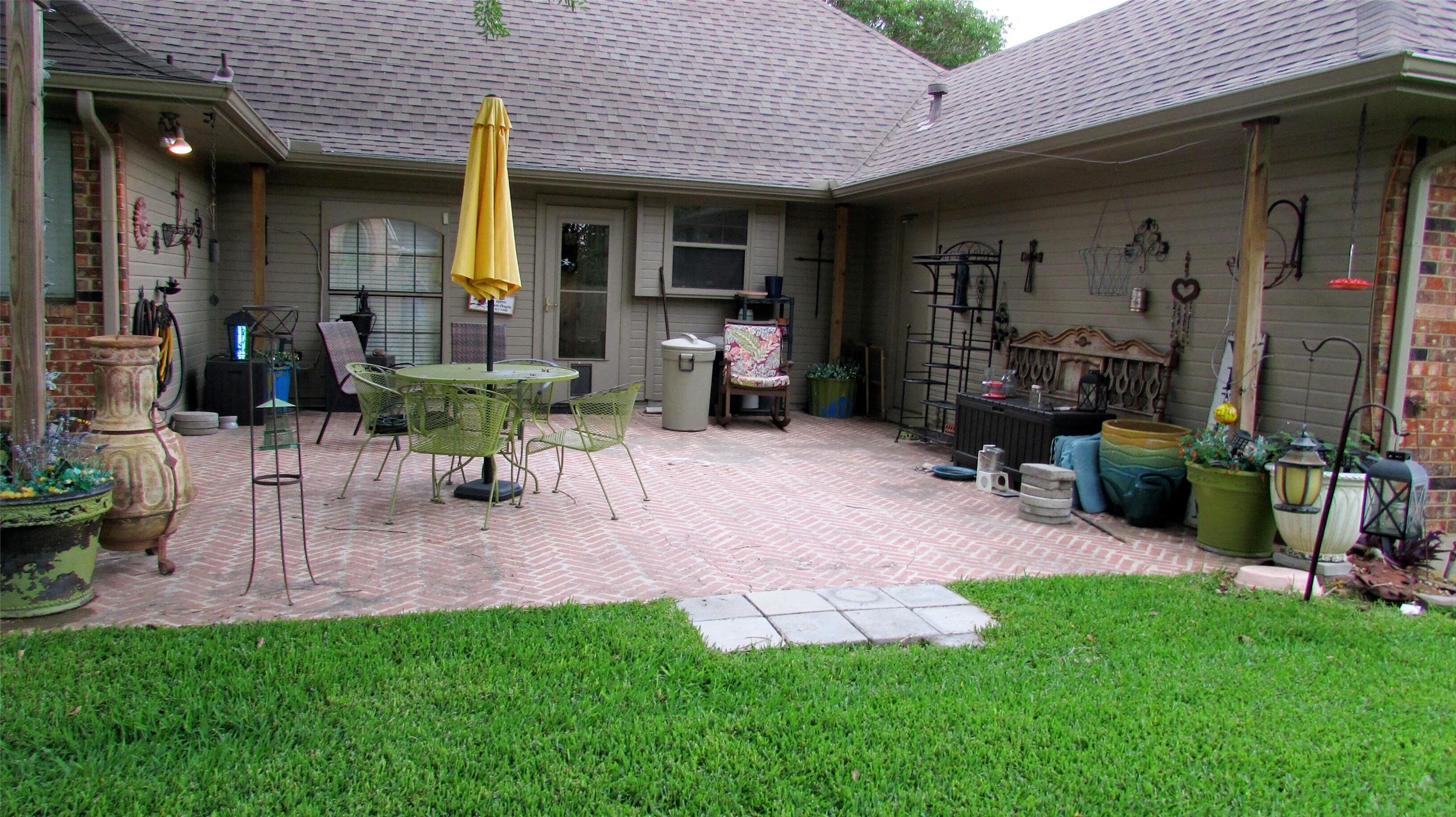 901 Lakeway Drive Ennis TX 75119
