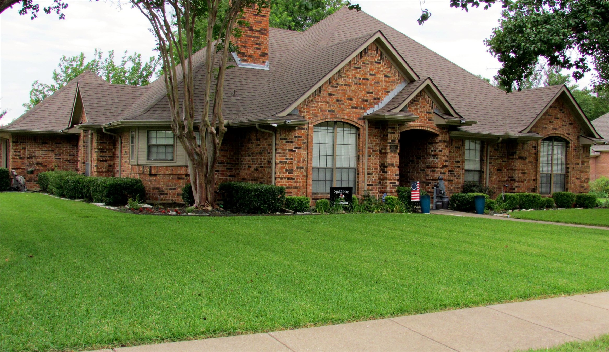 901 Lakeway Drive Ennis TX 75119