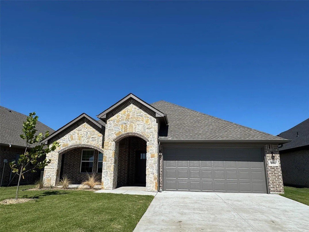 806 Greyson Lane Greenville TX 75402