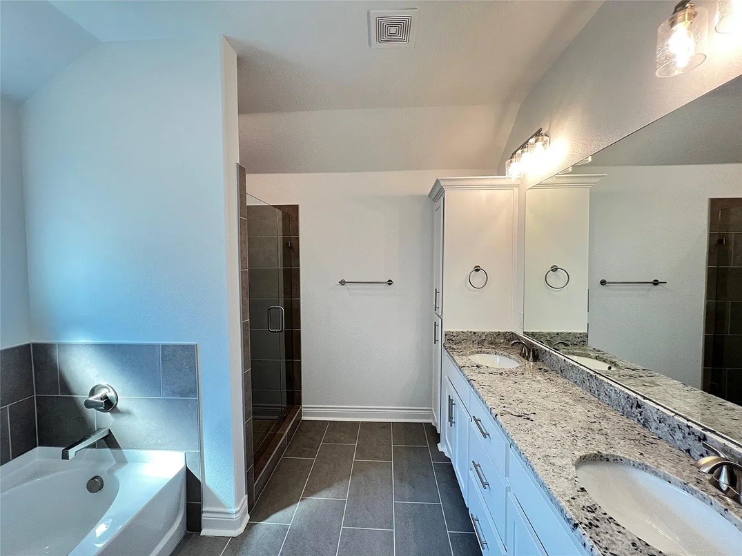 806 Greyson Lane Greenville TX 75402
