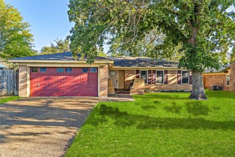 2002 Towne North Drive Cleburne TX 76033