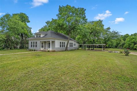 402 N Bordon Street Lorena TX 76655