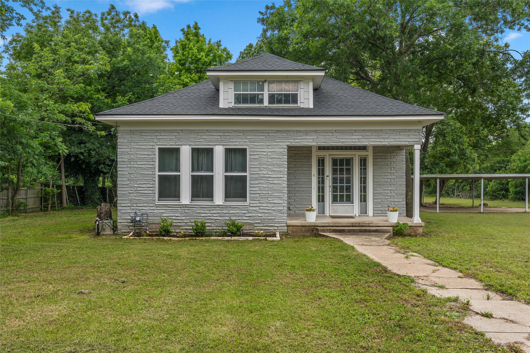 402 N Bordon Street Lorena TX 76655