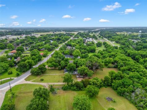 402 N Bordon Street Lorena TX 76655