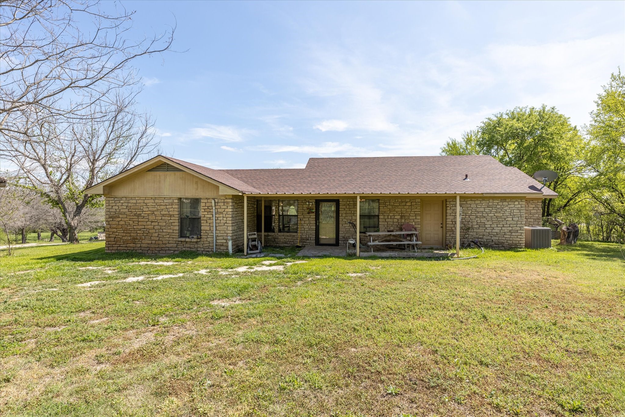 9885 County Road 270 Hico TX 76457