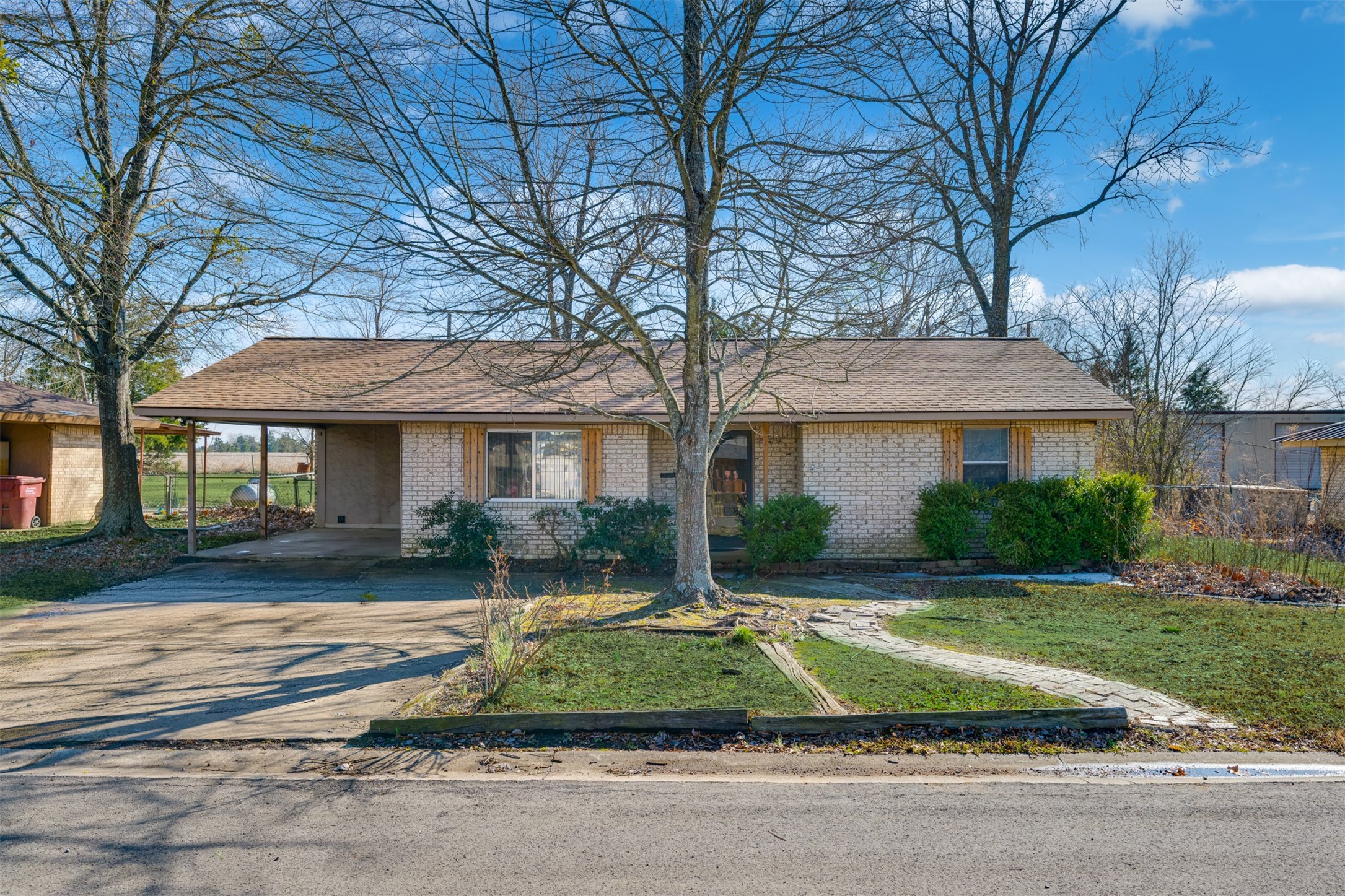 235 Elizabeth Lane Blossom TX 75416