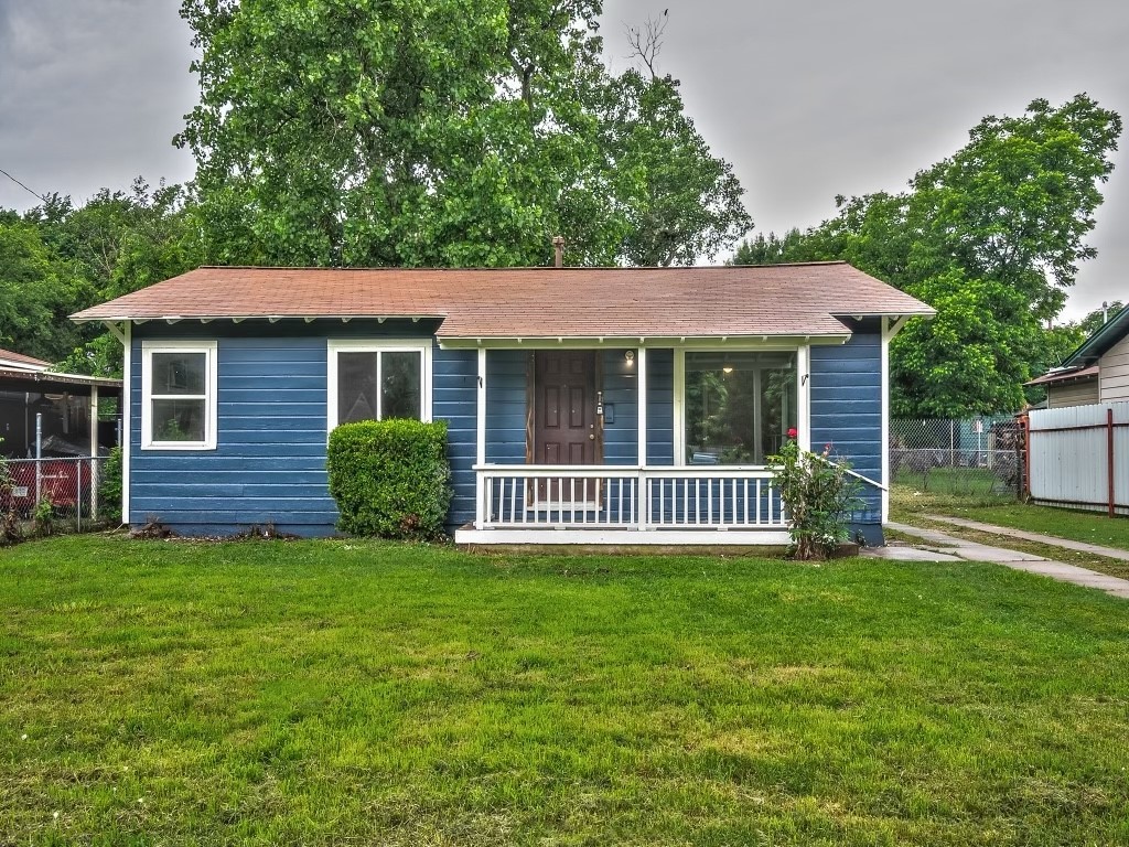 716 Gardiner Street Arlington TX 76012