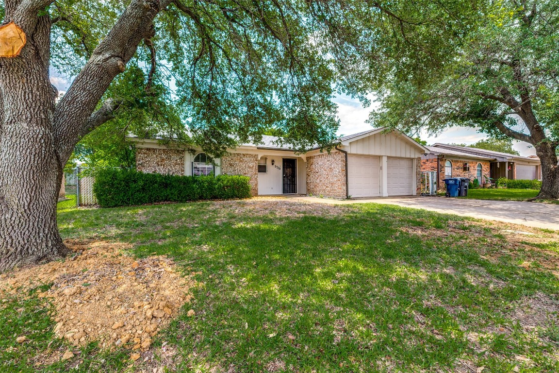 5708 Burton Avenue Fort Worth TX 76119